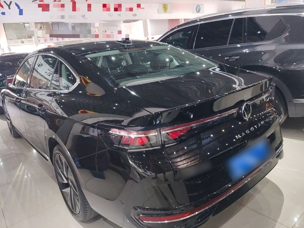 Volkswagen Magotan 2024, 4500 км, за 28341 USD