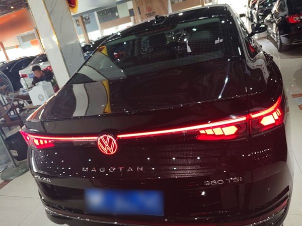 Volkswagen Magotan 2024, 4500 км, за 28341 USD