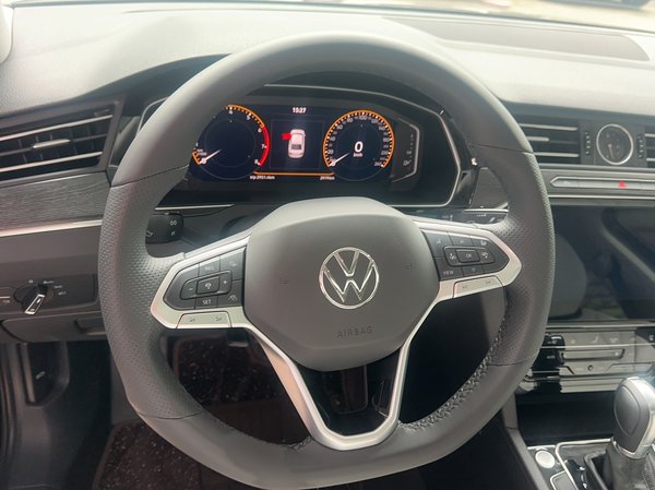 Volkswagen Magotan 2026, 3000 км, за 26075 USD - фото 8