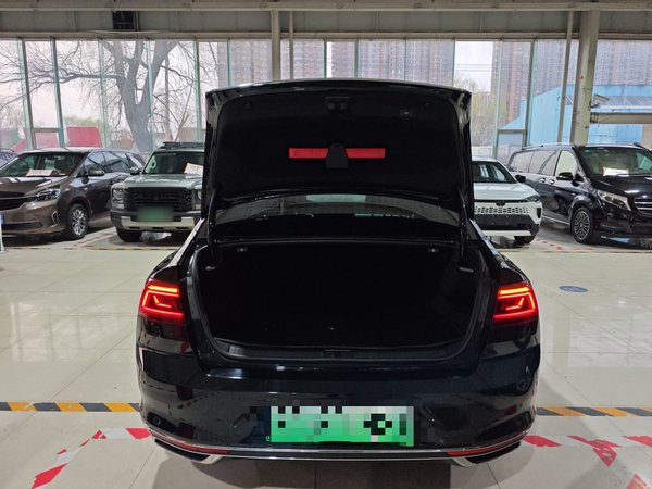 Volkswagen Magotan GTE Plug-in Hybrid 2022, 43600 км, за 17218 USD - фото 12