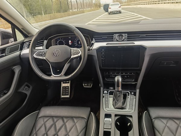 Volkswagen Magotan GTE Plug-in Hybrid 2022, 43600 км, за 17218 USD - фото 25