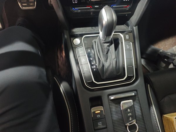 Volkswagen Magotan GTE Plug-in Hybrid 2022, 43600 км, за 17218 USD - фото 10