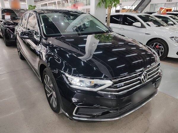 Volkswagen Magotan GTE Plug-in Hybrid 2022, 48900 км, за 18544 USD