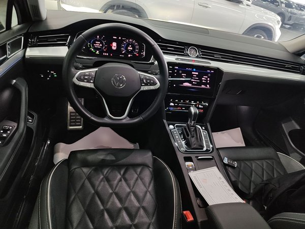 Volkswagen Magotan GTE Plug-in Hybrid 2022, 48900 км, за 18544 USD - фото 13