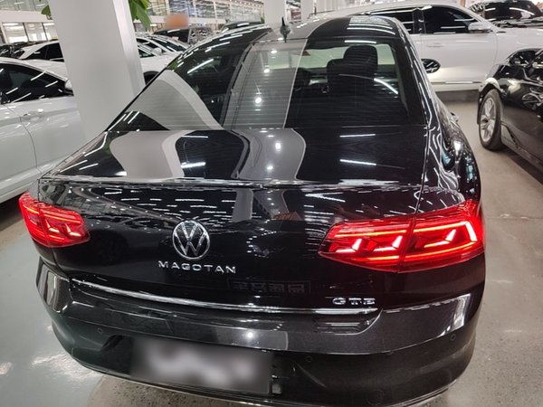 Volkswagen Magotan GTE Plug-in Hybrid 2022, 48900 км, за 18544 USD