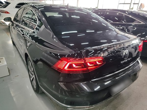 Volkswagen Magotan GTE Plug-in Hybrid 2022, 48900 км, за 18544 USD