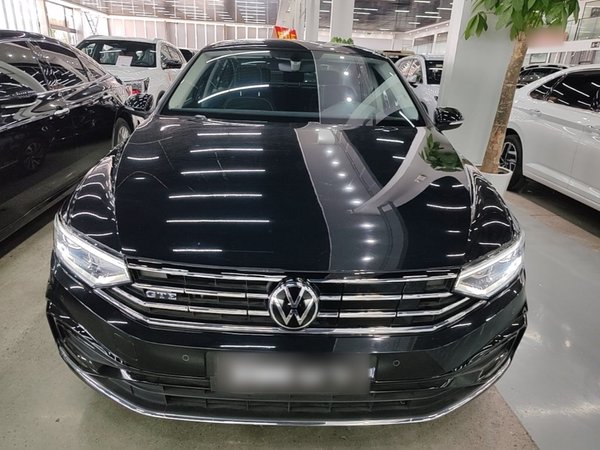 Volkswagen Magotan GTE Plug-in Hybrid 2022, 48900 км, за 18544 USD
