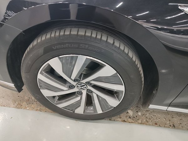 Volkswagen Magotan GTE Plug-in Hybrid 2022, 48900 км, за 18544 USD - фото 8