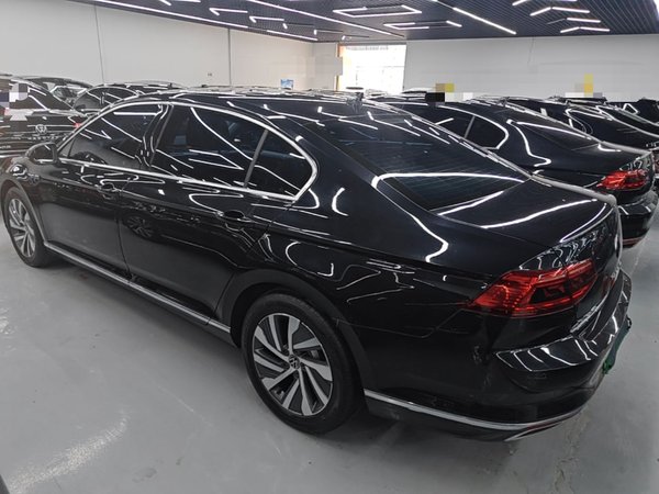 Volkswagen Magotan GTE Plug-in Hybrid 2022, 55800 км, за 18907 USD
