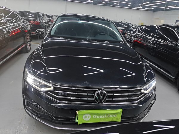 Volkswagen Magotan GTE Plug-in Hybrid 2022, 55800 км, за 18907 USD