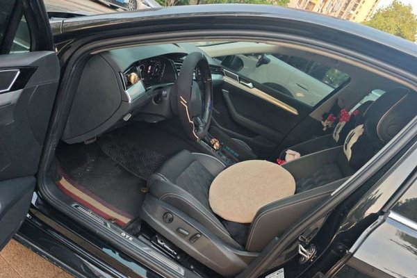 Volkswagen Magotan GTE Plug-in Hybrid 2022, 78800 км, за 14575 USD - фото 16
