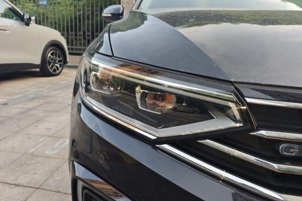 Volkswagen Magotan GTE Plug-in Hybrid 2022, 78800 км, за 14575 USD - фото 7