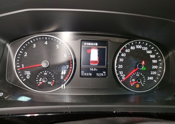 Volkswagen Multivan 2018, 115400 км, за 23401 USD