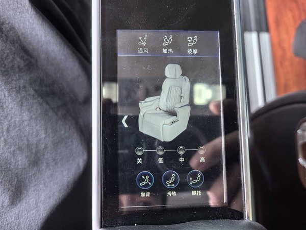 Volkswagen Multivan 2018, 115400 км, за 23401 USD - фото 17