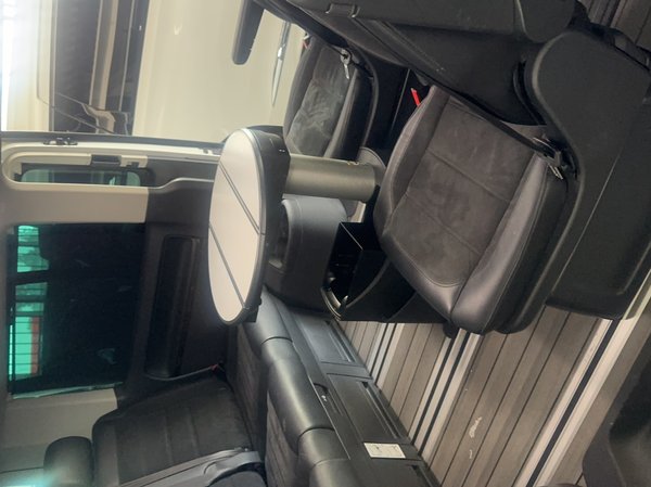 Volkswagen Multivan 2019, 134100 км, за 38187 USD - фото 15