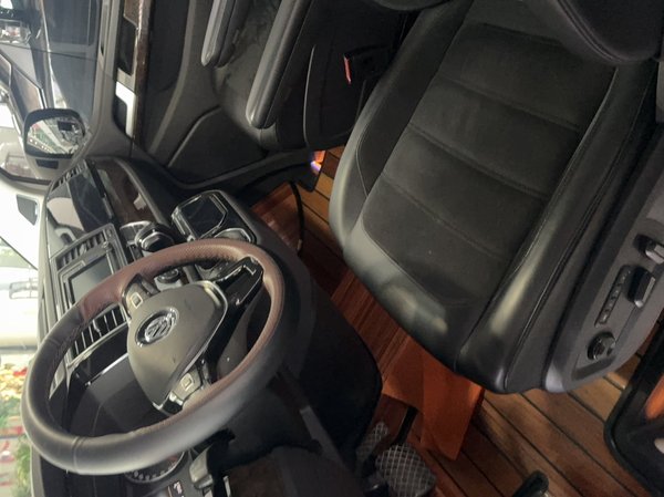 Volkswagen Multivan 2019, 134100 км, за 38187 USD - фото 19