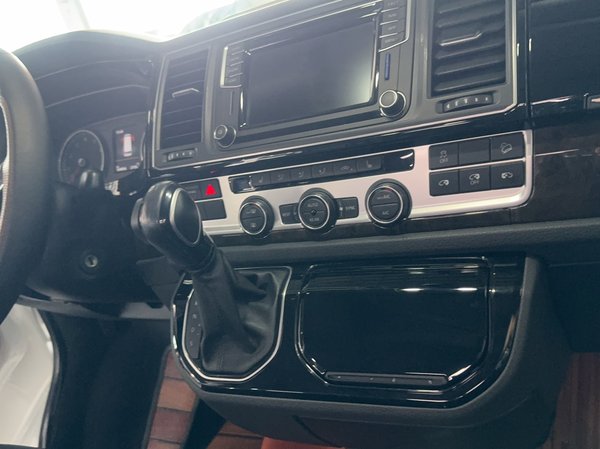 Volkswagen Multivan 2019, 134100 км, за 38187 USD - фото 9