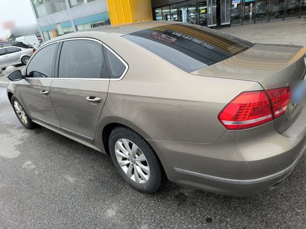 Volkswagen Passat 2014, 128000 км, за 6360 USD