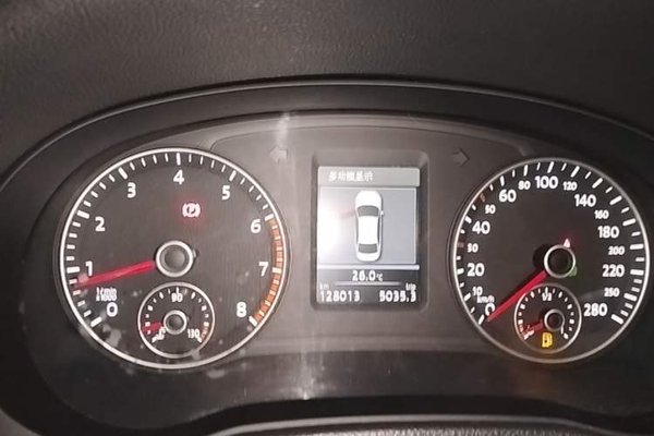 Volkswagen Passat 2014, 128000 км, за 7657 USD - фото 20