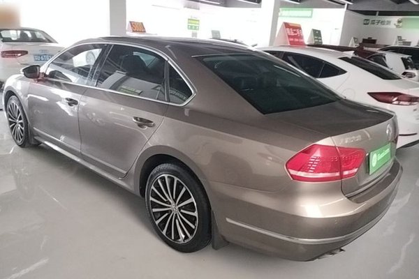 Volkswagen Passat 2014, 128000 км, за 7657 USD