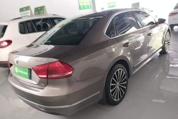 Volkswagen Passat 2014, 128000 км, за 7657 USD - фото 6