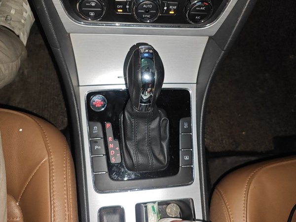 Volkswagen Passat 2014, 115900 км, за 5841 USD - фото 15