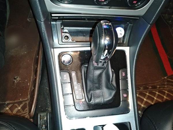 Volkswagen Passat 2014, 90700 км, за 7649 USD - фото 13