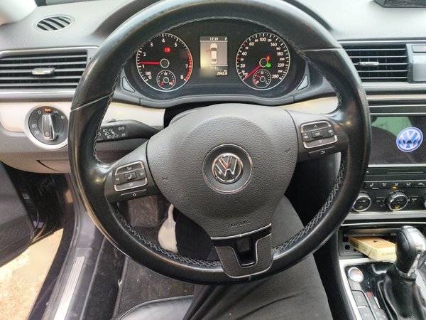 Volkswagen Passat 2014, 143600 км, за 7697 USD - фото 9
