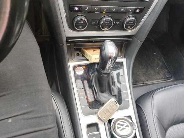 Volkswagen Passat 2014, 143600 км, за 7697 USD - фото 13