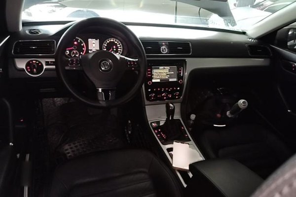 Volkswagen Passat 2015, 85600 км, за 7237 USD - фото 12