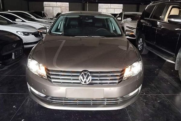 Volkswagen Passat 2015, 85600 км, за 7237 USD