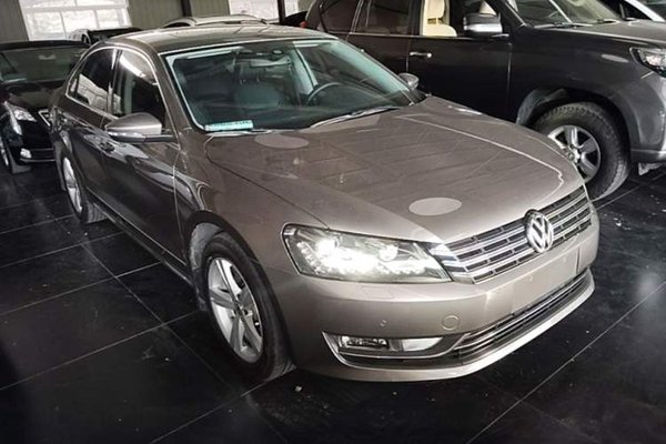 Volkswagen Passat 2015, 85600 км, за 7237 USD
