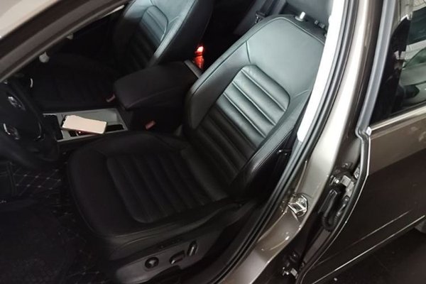 Volkswagen Passat 2015, 85600 км, за 7237 USD - фото 17