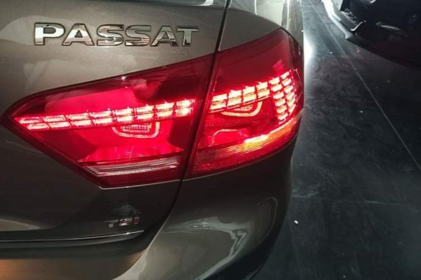 Volkswagen Passat 2015, 85600 км, за 7237 USD - фото 9
