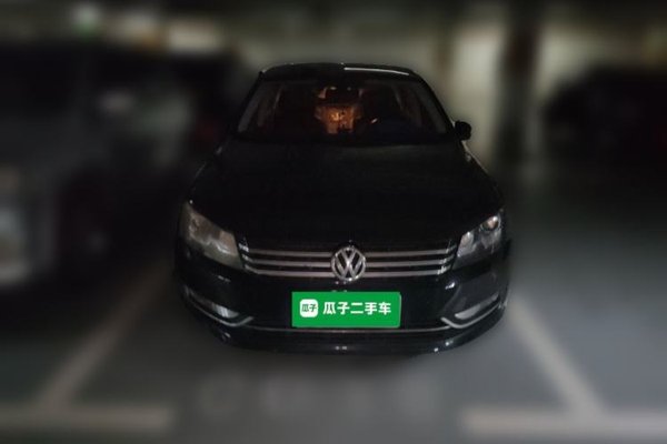 Volkswagen Passat 2015, 106000 км, за 6107 USD