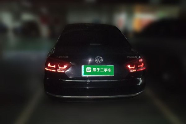 Volkswagen Passat 2015, 106000 км, за 6107 USD