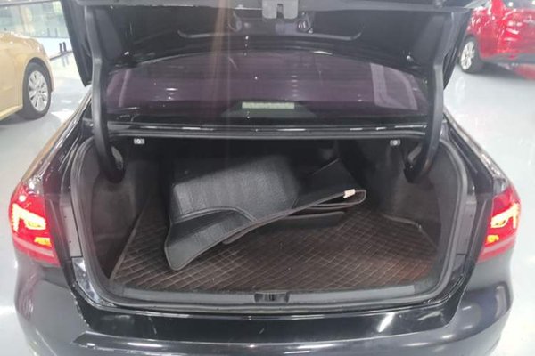 Volkswagen Passat 2015, 146500 км, за 7199 USD - фото 27