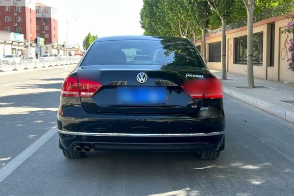 Volkswagen Passat 2015, 78900 км, за 8571 USD