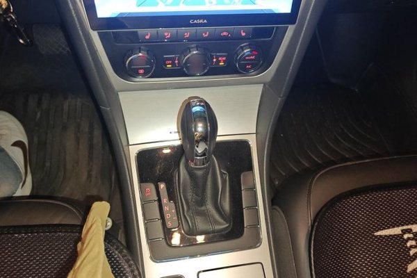 Volkswagen Passat 2015, 78900 км, за 8571 USD - фото 11