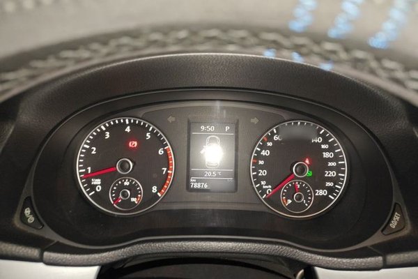 Volkswagen Passat 2015, 78900 км, за 8571 USD - фото 8