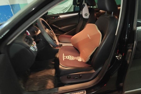 Volkswagen Passat 2015, 78900 км, за 8571 USD - фото 12