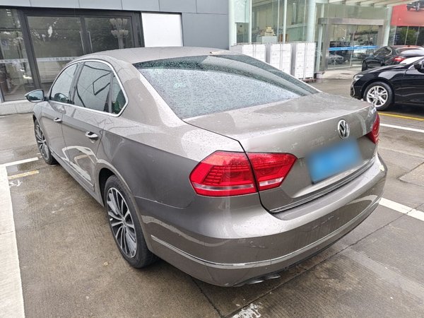 Volkswagen Passat 2015, 79000 км, за 7849 USD