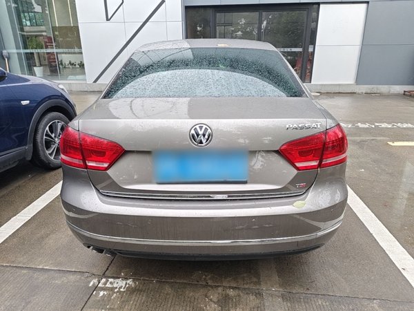 Volkswagen Passat 2015, 79000 км, за 7849 USD