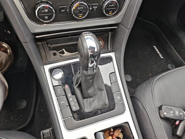 Volkswagen Passat 2015, 79000 км, за 7849 USD - фото 17