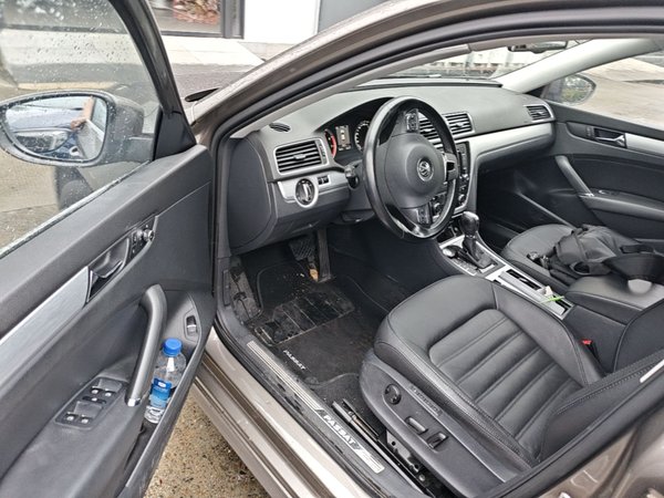 Volkswagen Passat 2015, 79000 км, за 7849 USD - фото 19