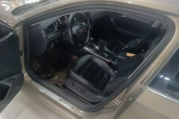 Volkswagen Passat 2016, 140800 км, за 8835 USD - фото 19