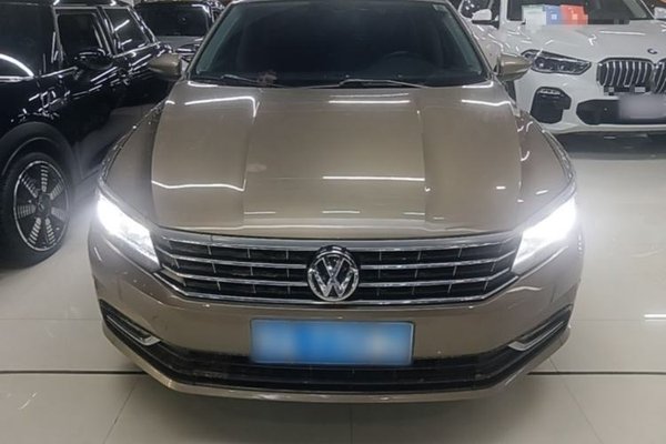 Volkswagen Passat 2016, 140800 км, за 8835 USD