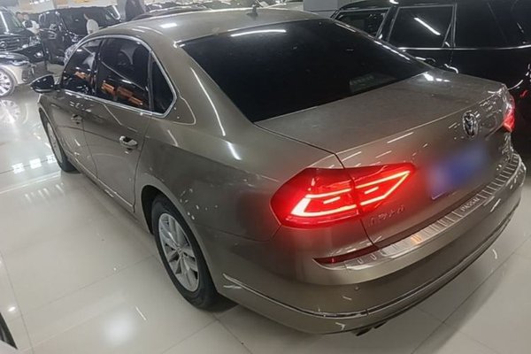 Volkswagen Passat 2016, 140800 км, за 8835 USD