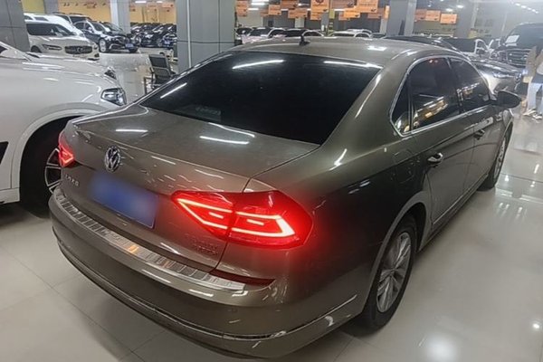 Volkswagen Passat 2016, 140800 км, за 8835 USD - фото 6