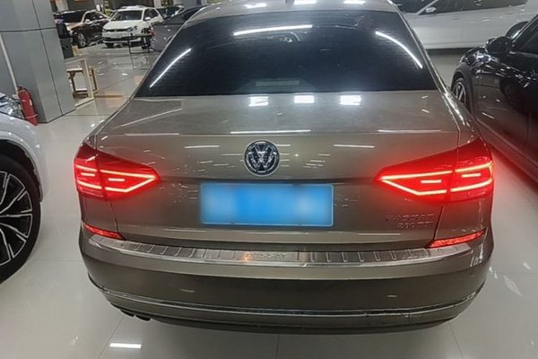 Volkswagen Passat 2016, 140800 км, за 8835 USD